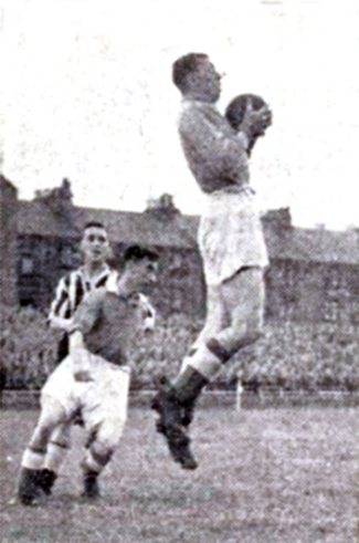 Aberdeen keeper Johnstone gathers