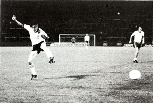 Frank McGarvey puts St. Mirren 2-0 up